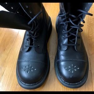Dr. Marten Boots.